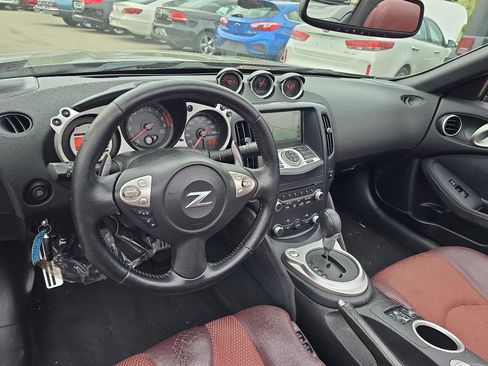 Used 2010 Nissan 370Z Touring w/ Sport Pkg RWD image 21