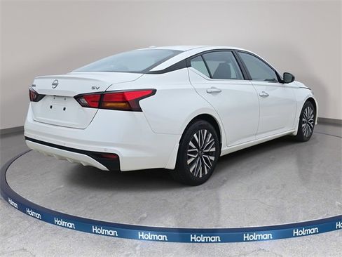 Used 2024 Nissan Altima 2.5 SV image 6