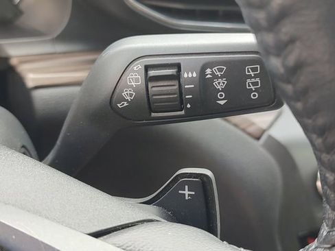 Used 2020 Ford Explorer Limited RWD image 24