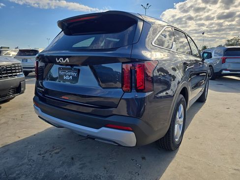 New 2026 Kia Sorento LX FWD image 8