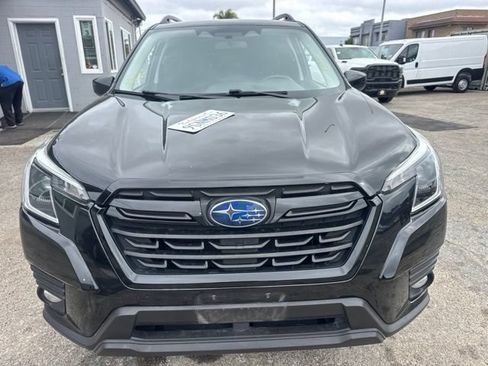 Used 2023 Subaru Forester Premium AWD/4WD image 2