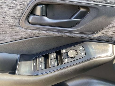 Used 2023 Nissan Rogue S FWD image 13
