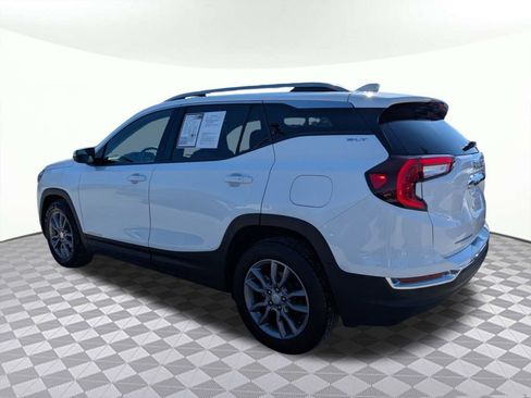 Used 2024 GMC Terrain SLT image 4