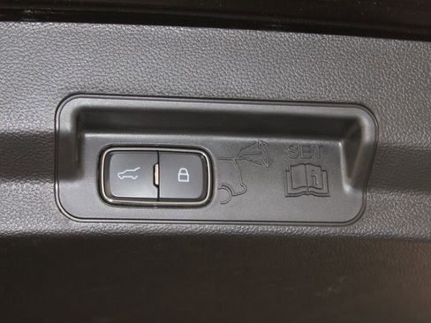 Used 2023 Ford Explorer XLT w/ Equipment Group 202A image 14