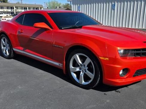 Used 2010 Chevrolet Camaro SS RWD image 1
