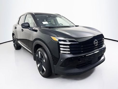 New 2025 Nissan Kicks SR w/ SR Premium Package image 3