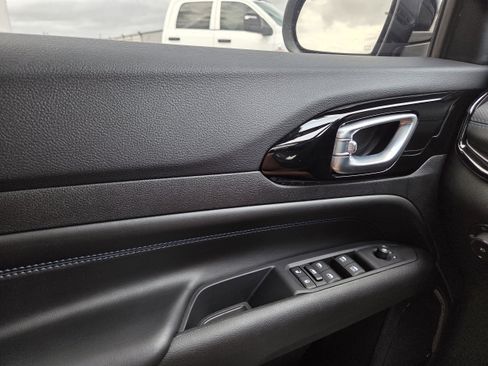 New 2026 Jeep Compass Latitude image 38