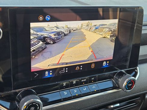 Used 2024 Chevrolet Colorado Trail Boss w/ Technology Package AWD/4WD image 25