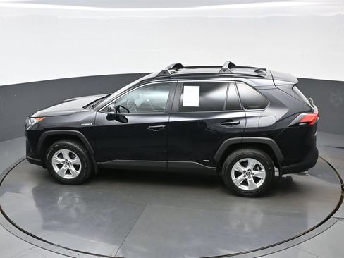Used 2020 Toyota RAV4 XLE w/ XLE Grade Weather Package AWD/4WD image 35