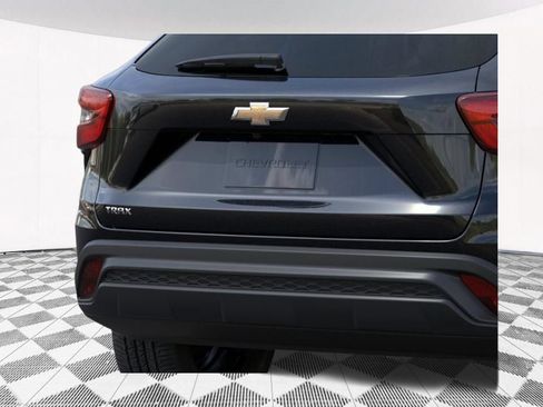 New 2026 Chevrolet Trax LS FWD image 21