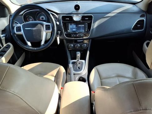 Used 2011 Chrysler 200 Limited FWD image 11