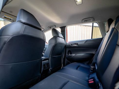Used 2025 Toyota Corolla Cross XLE AWD/4WD image 32