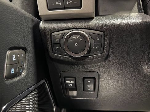 Used 2019 Ford F150 Lariat AWD/4WD image 23