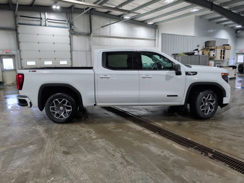 Used 2023 GMC Sierra 1500 Elevation image 2