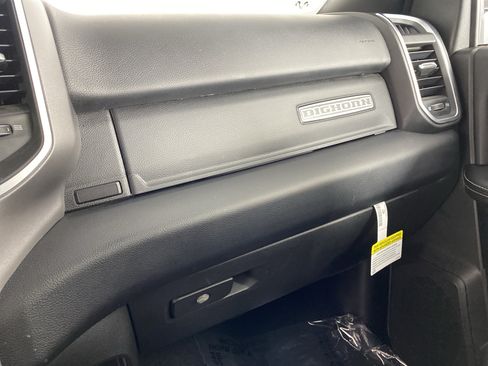 Used 2025 RAM 2500 Big Horn AWD/4WD image 31