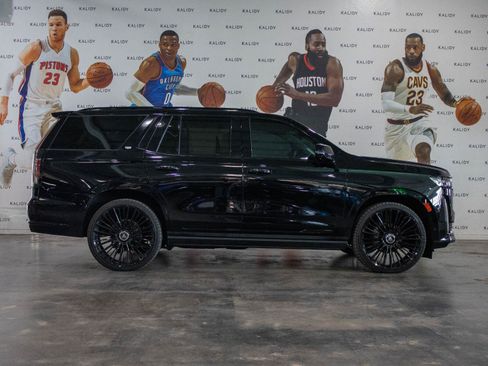 Used 2022 Cadillac Escalade Sport Platinum AWD/4WD image 19