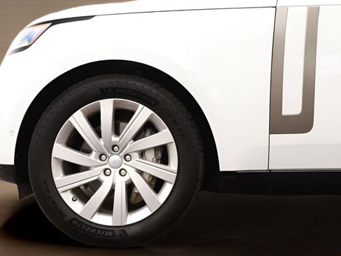 Used 2023 Land Rover Range Rover SE AWD/4WD image 13