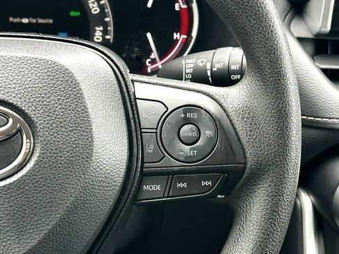 Certified 2025 Toyota RAV4 XLE FWD image 23