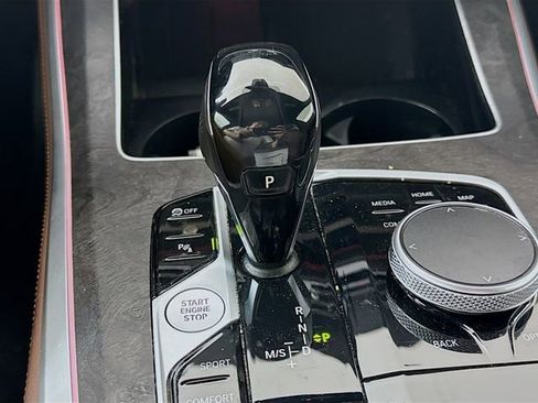 Used 2022 BMW X5 xDrive40i w/ Premium Package image 17