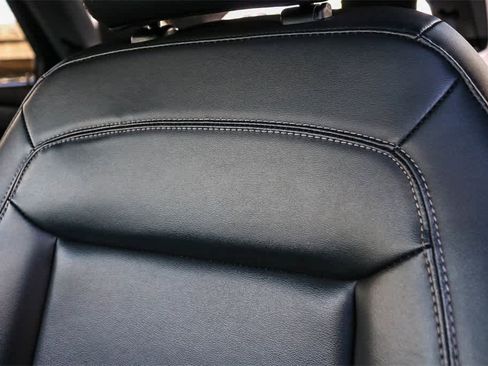 Used 2023 Ford Explorer XLT w/ Equipment Group 202A image 27