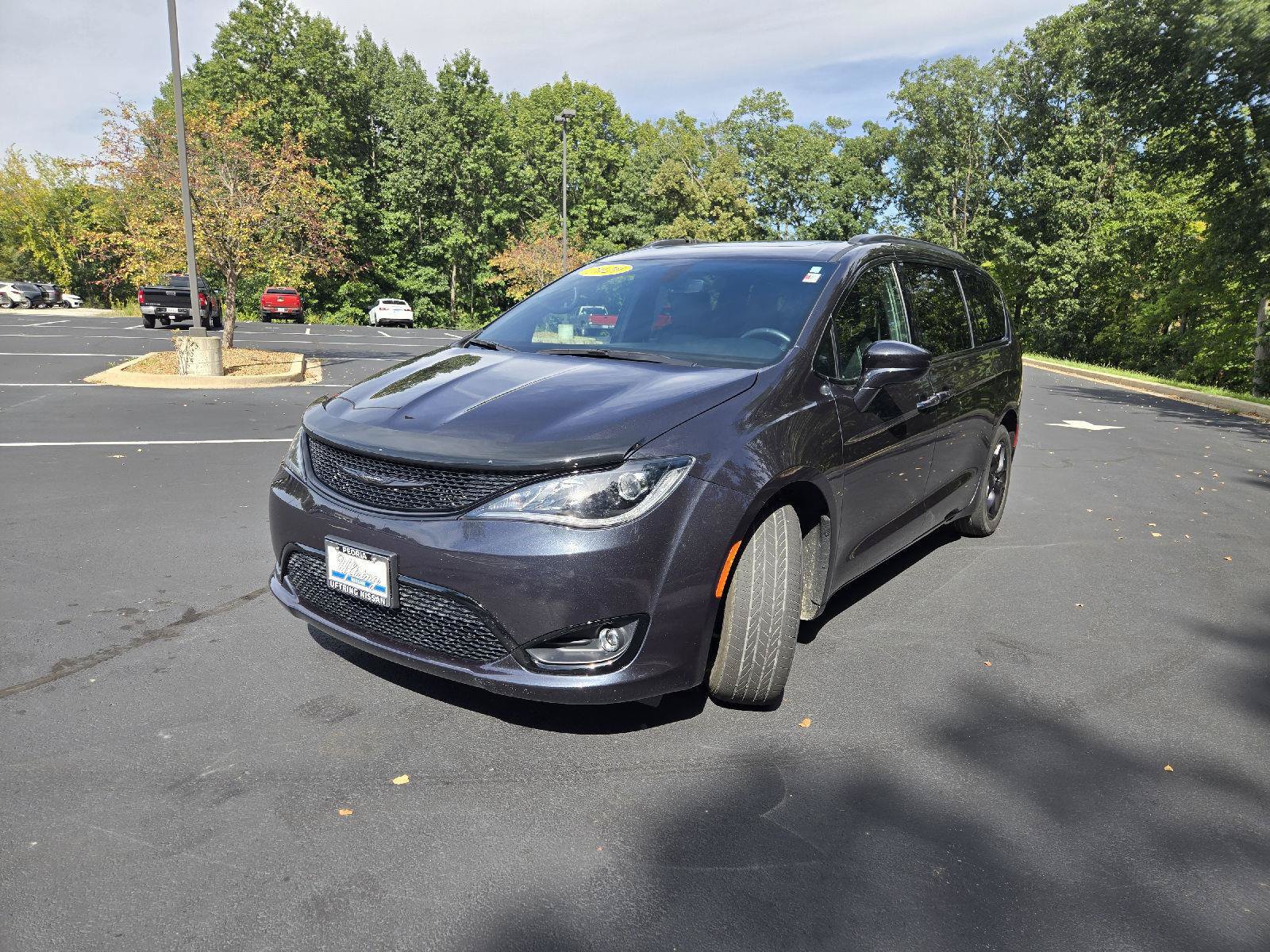 Used 2020 Chrysler Pacifica Touring-L Plus FWD image 4