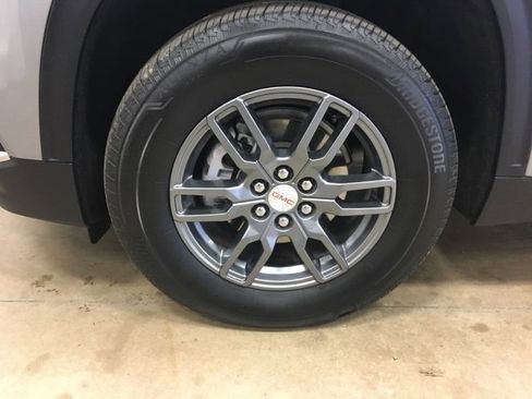 Used 2025 GMC Acadia Elevation image 11