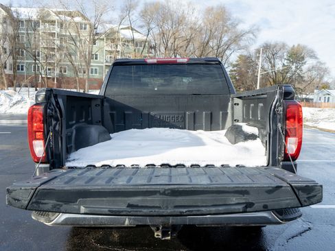 Used 2023 GMC Sierra 1500 SLE image 9