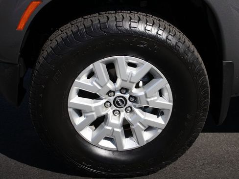 Used 2022 Nissan Frontier SV w/ Technology Package AWD/4WD image 14
