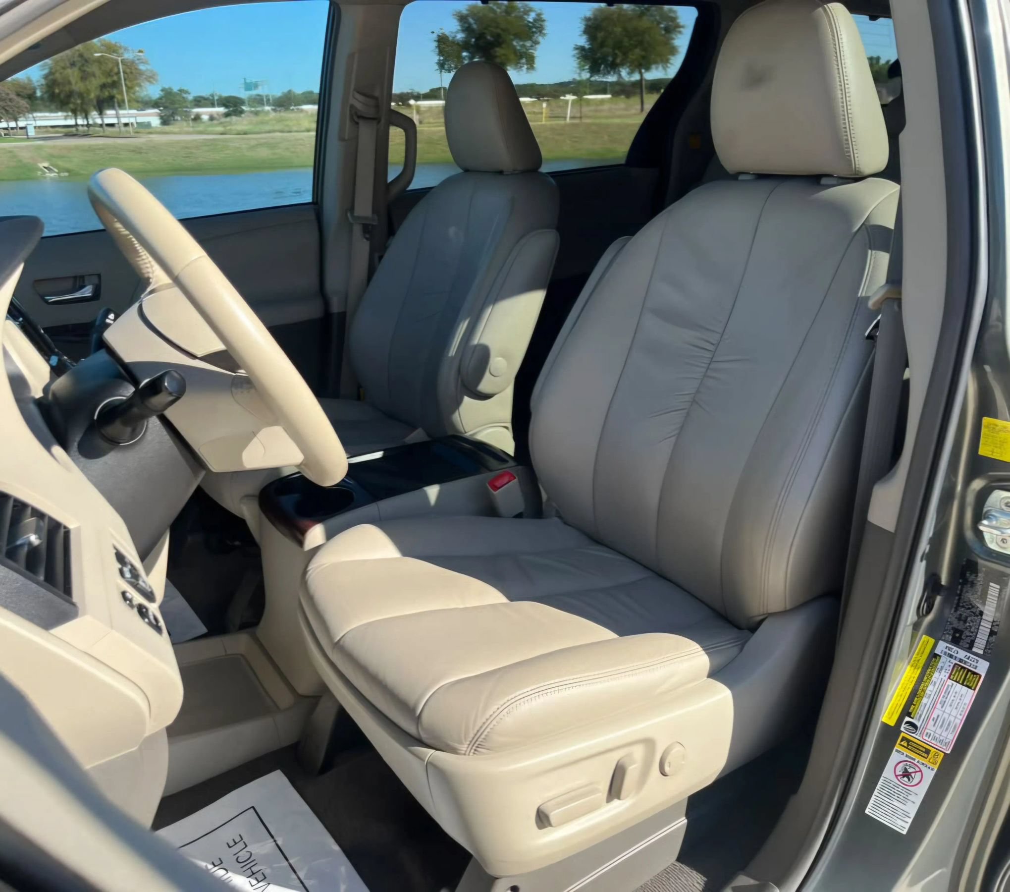 Used 2011 Toyota Sienna XLE w/ XLE Navigation Pkg FWD image 20