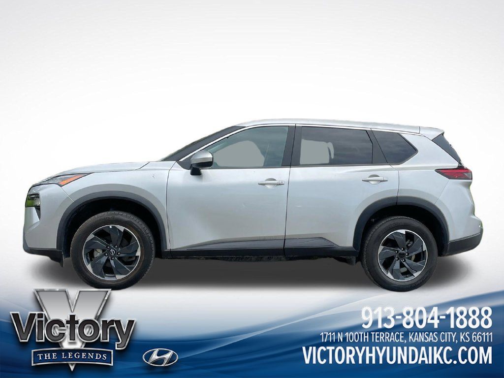 Used 2024 Nissan Rogue SV AWD/4WD image 6