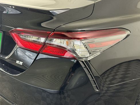 Used 2021 Toyota Camry SE FWD image 32