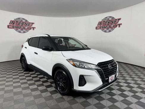 Used 2021 Nissan Kicks S FWD image 9