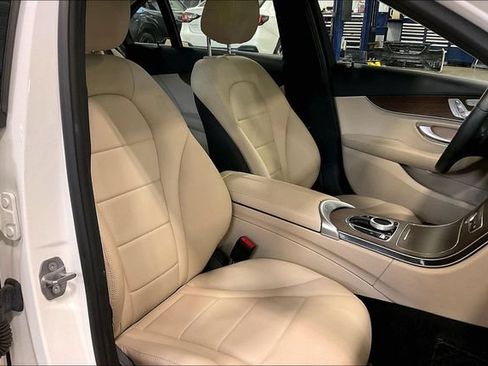 Used 2019 Mercedes-Benz C 300 4MATIC Sedan image 7