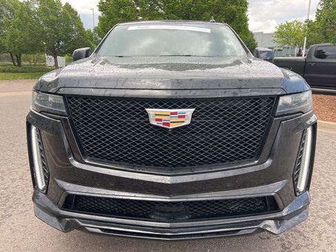 Used 2023 Cadillac Escalade ESV V w/ LPO, Floor Liner Package AWD/4WD image 7