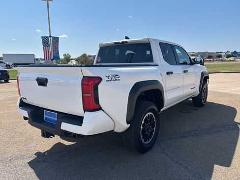 Used 2025 Toyota Tacoma TRD Off-Road image 5