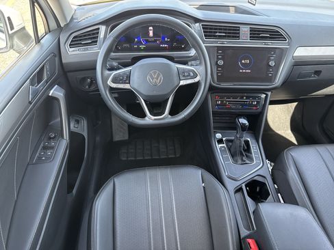 Used 2024 Volkswagen Tiguan SE FWD image 7