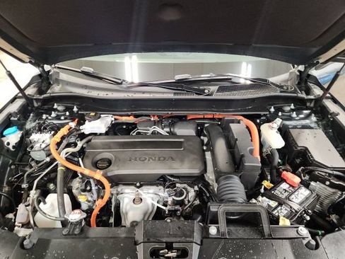 Used 2025 Honda CR-V Sport-L image 9
