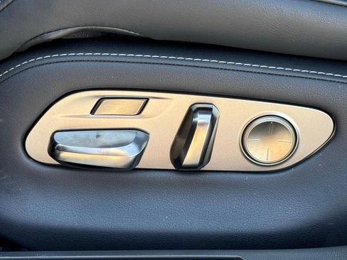 Used 2024 Lexus LS 500 RWD image 20
