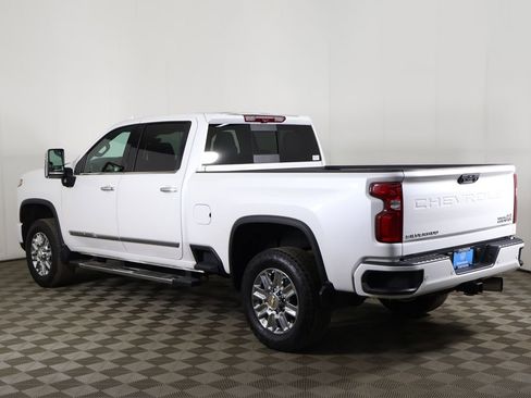 Used 2024 Chevrolet Silverado 2500 High Country w/ High Country Premium Package AWD/4WD image 15