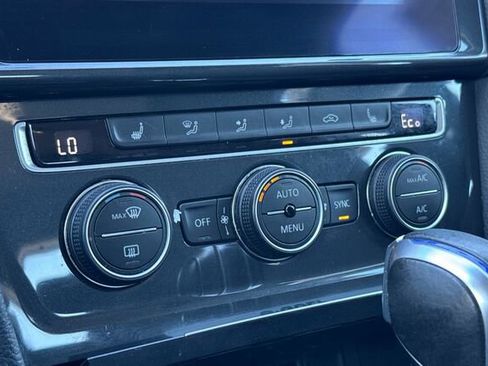 Used 2019 Volkswagen e-Golf SE w/ Driver Assistance Package image 20