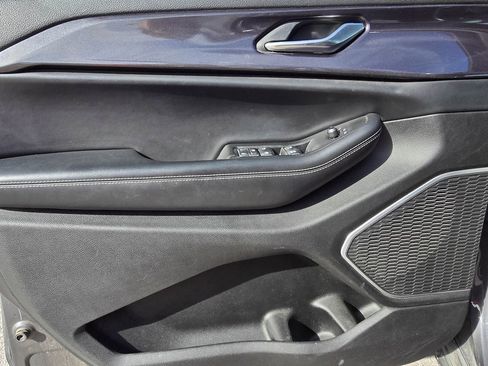 Used 2021 Jeep Grand Cherokee L Laredo image 9