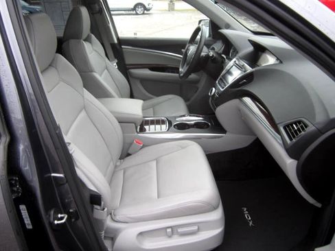 Used 2017 Acura MDX w/ Technology & Entertainment image 24