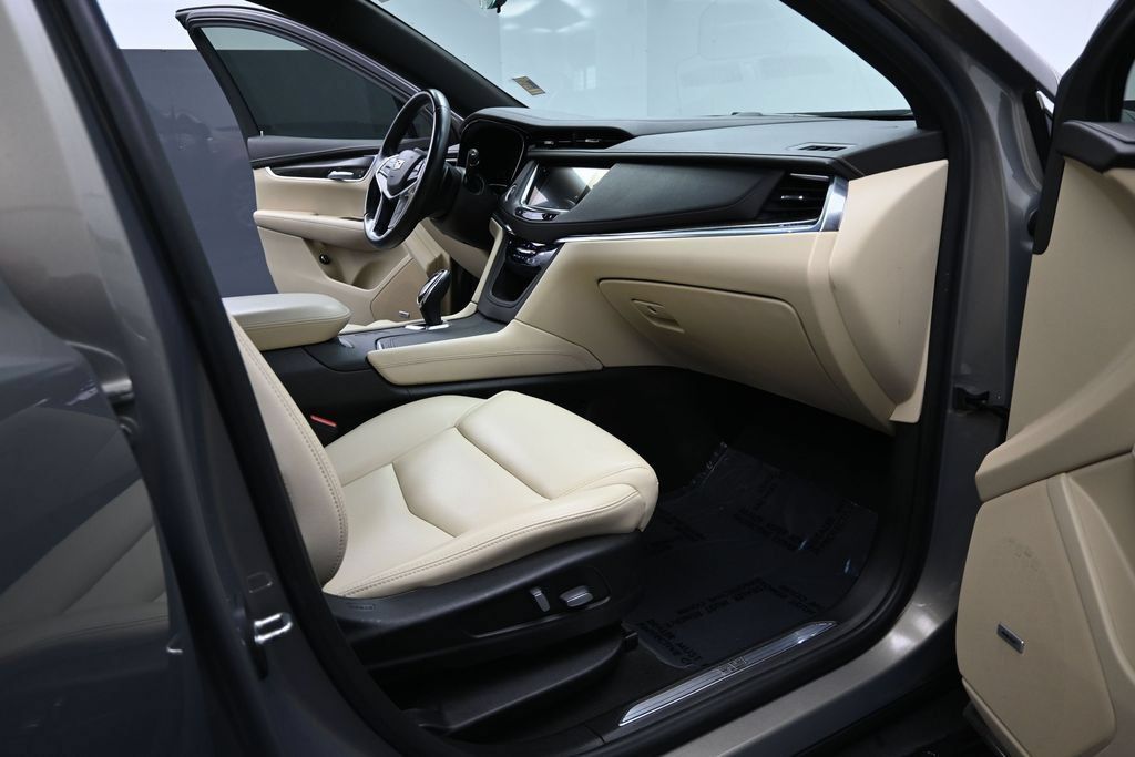 Used 2019 Cadillac XT5 AWD image 24