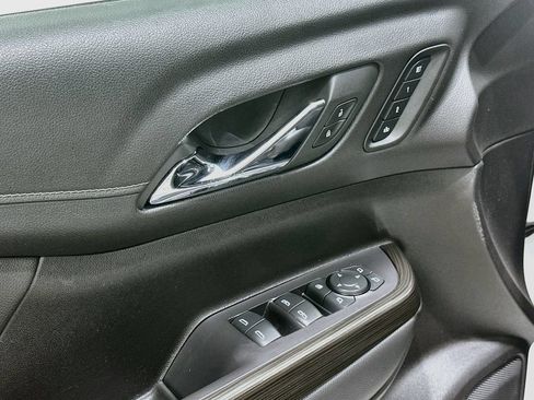 Certified 2022 GMC Acadia SLT w/ Elevation Edition FWD image 18