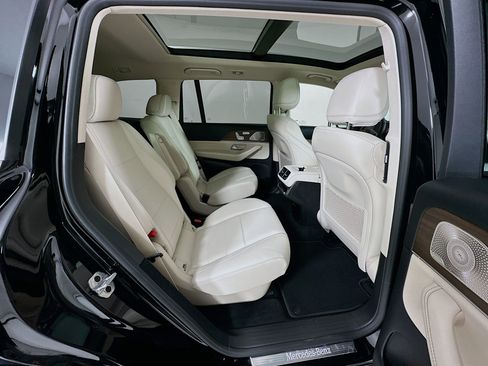 New 2026 Mercedes-Benz GLS 450 4MATIC image 32