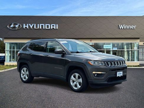 Used 2018 Jeep Compass Latitude AWD/4WD image 5