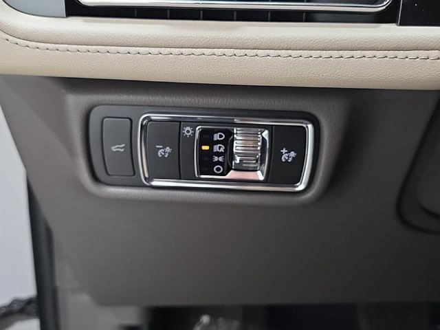 Certified 2023 Lincoln Aviator Reserve w/ Elements Package Plus AWD/4WD image 22