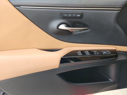 Used 2023 Lexus ES 350 w/ Premium Package image 23