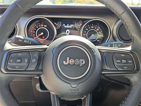 Used 2023 Jeep Gladiator Sport image 22