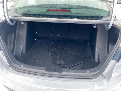 Used 2020 Toyota Yaris LE image 18